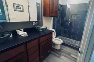 2307 E 2nd St, Austin, TX 78702 - Photo 10