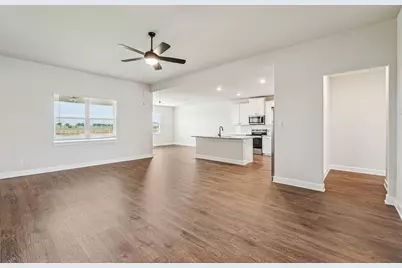 501 W Luna Blue Lane, Jarrell, TX 76537 - Photo 4