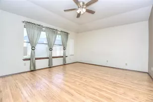 17820 Park Valley Dr, Round Rock, TX 78681 - Photo 8