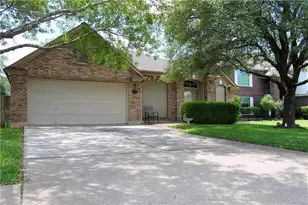 17820 Park Valley Dr, Round Rock, TX 78681 - Photo 2