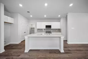 156 Hornet St, Elgin, TX 78621 - Photo 2