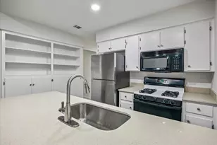 500 S 2nd St, Pflugerville, TX 78660 - Photo 8
