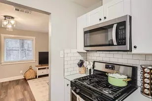 6108 Calmar Cove, Austin, TX 78721 - Photo 14