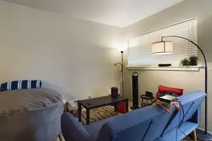 304 E 33rd St, Austin, TX 78705 - Photo 6