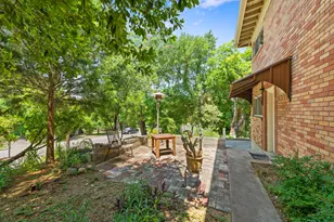 304 E 33rd St, Austin, TX 78705 - Photo 4