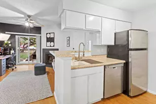 114 E 31st St, Austin, TX 78705 - Photo 8