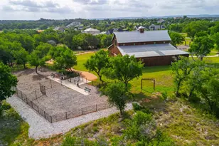 101 Woodstock Cir, Spicewood, TX 78669 - Photo 32