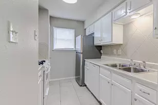 900 Sirocco Dr, Austin, TX 78745 - Photo 8