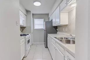 900 Sirocco Dr, Austin, TX 78745 - Photo 10