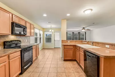 516 Lark Street, Leander, TX 78641 - Photo 2