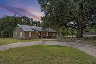 6843 S Lakewood Dr, Georgetown, TX 78633 - Photo 2