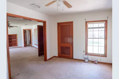 710 E Austin Avenue, Round Rock, TX 78664 - Photo 16