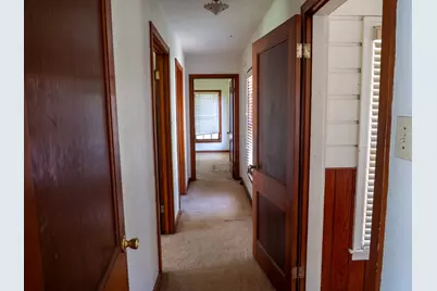 710 E Austin Avenue, Round Rock, TX 78664 - Photo 6