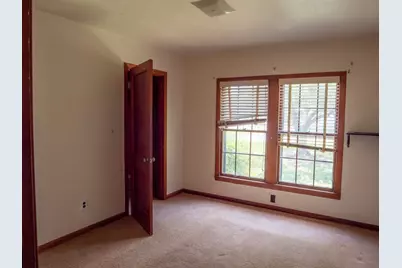 710 E Austin Avenue, Round Rock, TX 78664 - Photo 10
