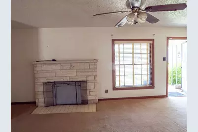 710 E Austin Avenue, Round Rock, TX 78664 - Photo 4