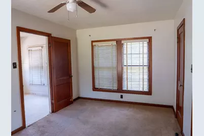 710 E Austin Avenue, Round Rock, TX 78664 - Photo 14