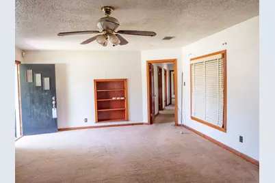 710 E Austin Avenue, Round Rock, TX 78664 - Photo 8