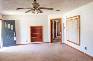 710 E Austin Ave, Round Rock, TX 78664 - Photo 8