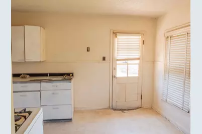 710 E Austin Avenue, Round Rock, TX 78664 - Photo 16
