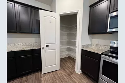 360 Crescent Park Drive, Jarrell, TX 76537 - Photo 6