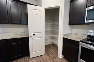 360 Cres Park Dr, Jarrell, TX 76537 - Photo 6