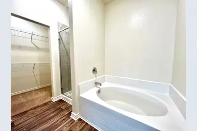 360 Crescent Park Drive, Jarrell, TX 76537 - Photo 16