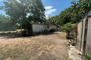 105 Elizabeth Dr, Spicewood, TX 78669 - Photo 4