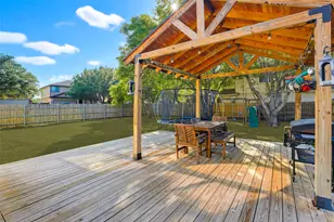 518 Bandera Cir Circle, New Braunfels, TX 78130 - Photo 32