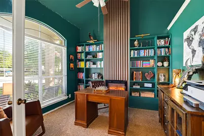 518 Bandera Cir Circle, New Braunfels, TX 78130 - Photo 6