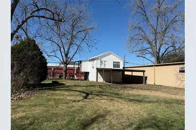 205 Cleveland Street, Smithville, TX 78957 - Photo 1