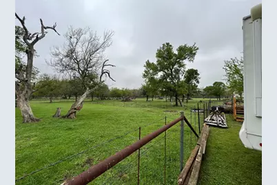 2700 County Road 305, Jarrell, TX 76537 - Photo 28