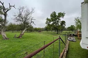 2700 County Rd 305, Jarrell, TX 76537 - Photo 28
