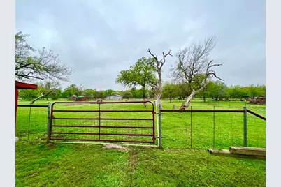 2700 County Road 305, Jarrell, TX 76537 - Photo 24