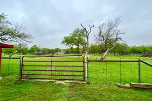 2700 County Rd 305, Jarrell, TX 76537 - Photo 24