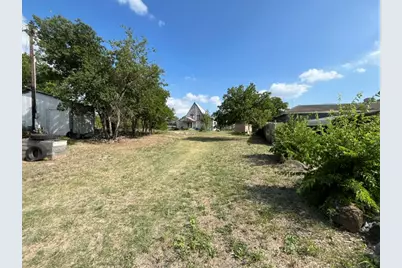 203 W Cherry Street, Lometa, TX 76853 - Photo 1