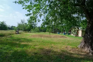 602 Alley A St, Elgin, TX 78621 - Photo 4