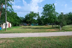 602 Alley A St, Elgin, TX 78621 - Photo 6