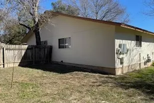 809 Plumpton Dr, Austin, TX 78745 - Photo 14