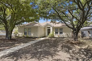 312 Debora Dr, Georgetown, TX 78628 - Photo 2