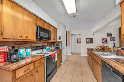 8104 Loralinda Drive, Austin, TX 78753 - Photo 10