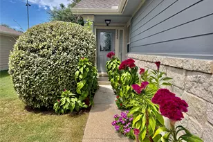 8800 White Ibis Dr, Austin, TX 78729 - Photo 2