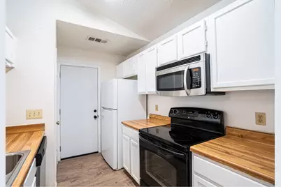 517 Cutty Trail #B, Lakeway, TX 78734 - Photo 4