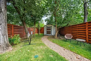2800 Crest Ave, Austin, TX 78702 - Photo 38