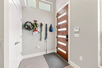 2800 Crest Avenue #B, Austin, TX 78702 - Photo 2