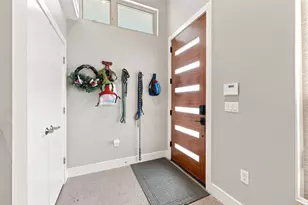 2800 Crest Ave, Austin, TX 78702 - Photo 2