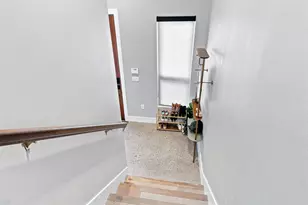 2800 Crest Ave, Austin, TX 78702 - Photo 4