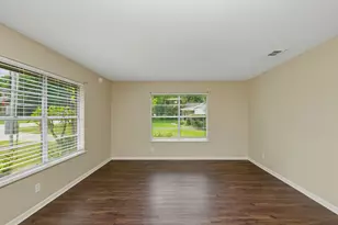 208 N Cedar St, Buda, TX 78610 - Photo 2