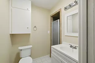 208 N Cedar St, Buda, TX 78610 - Photo 8
