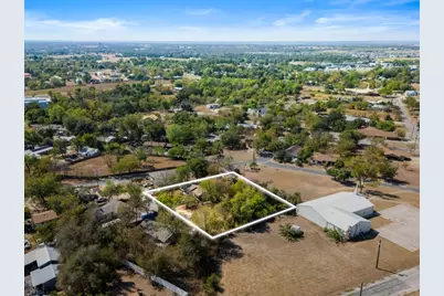 102 Masonic Drive, Elgin, TX 78621 - Photo 12