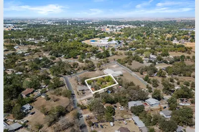 102 Masonic Drive, Elgin, TX 78621 - Photo 4